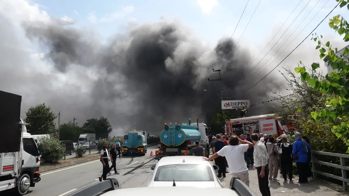 akcaabatta yangin sogutma calismalari devam ediyor y2NCPeSj