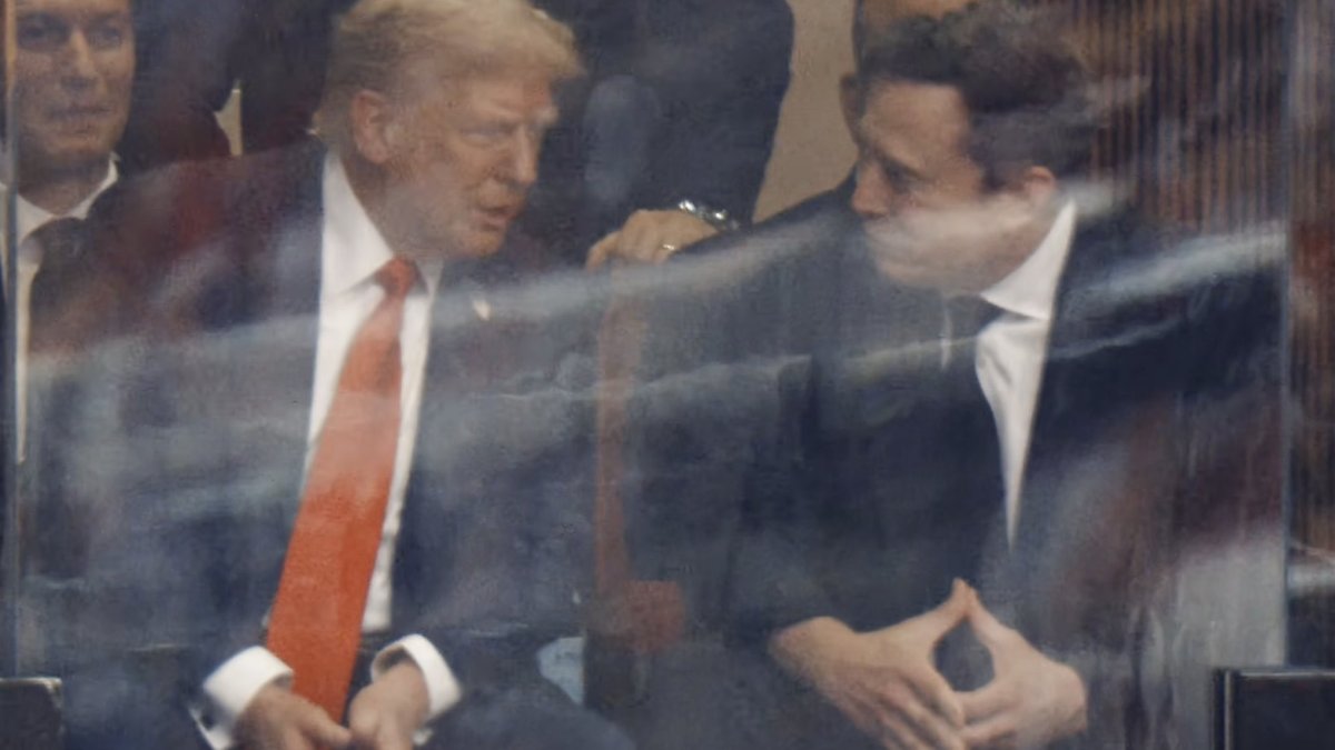 trump charlie kirk icin duzenlenen anma torenine katildi 2B1U454Y