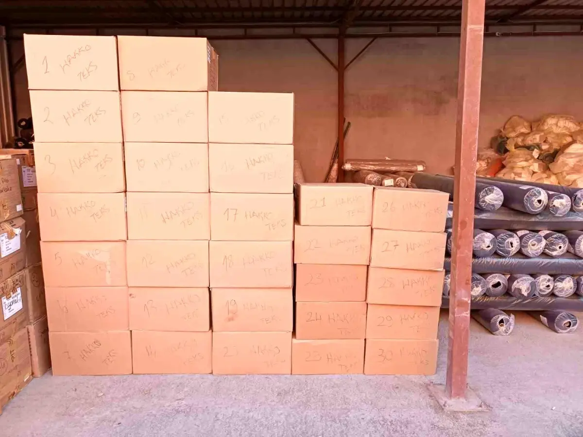 diyarbakirda hayirseverlerden ogrencilere 300 cift ayakkabi H6RVXVWV.jpg