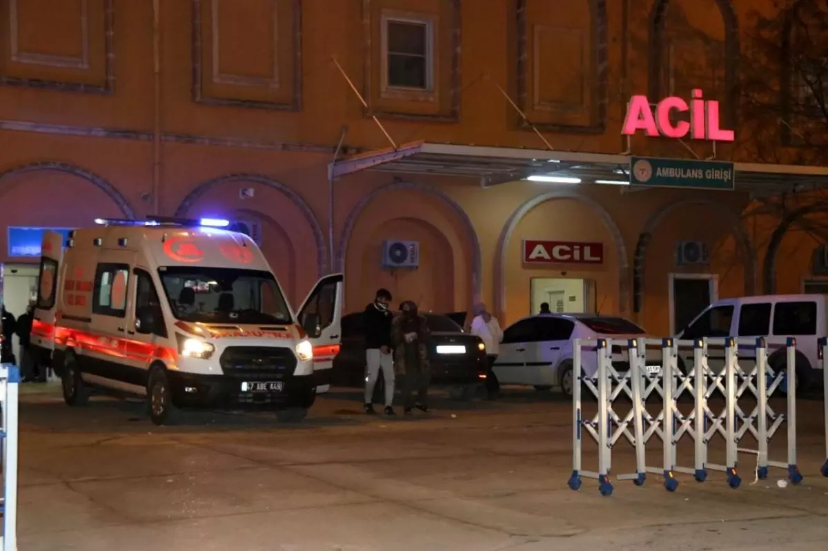 mardinde otomobil kazasi 5 yarali 9AnYNdWL.jpg