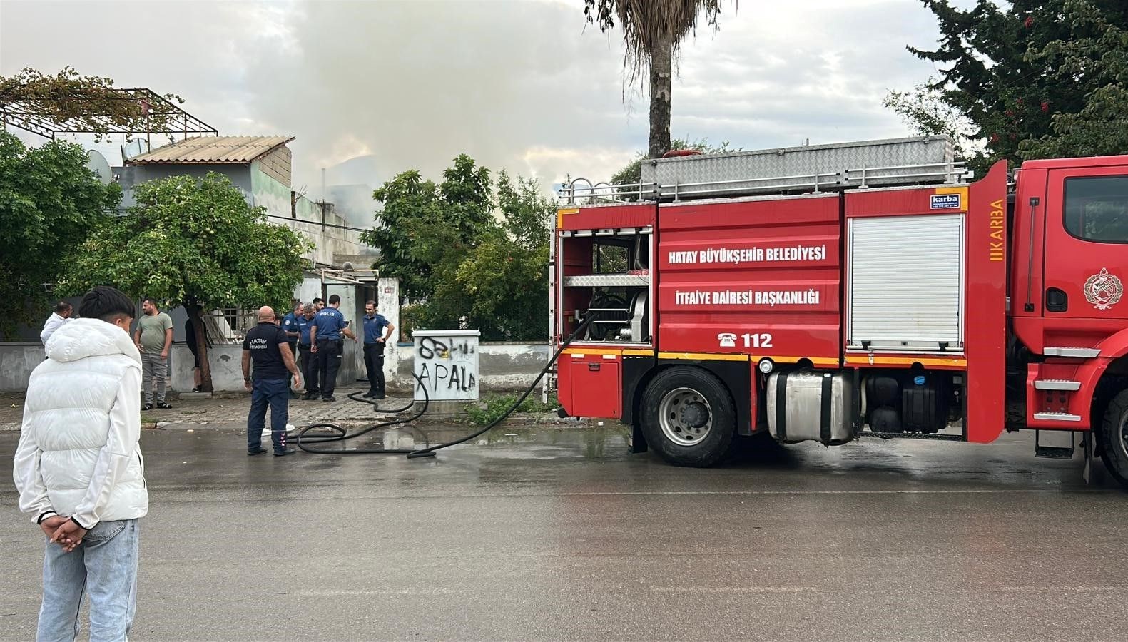 mustakil ev alevler icinde kaldi Bdi6qGGe.jpg