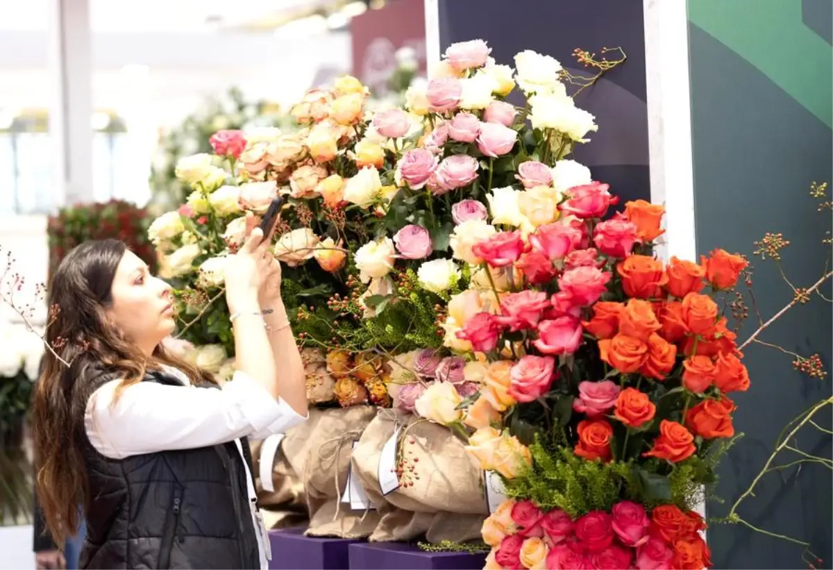hollandada uluslararasi cicekcilik fuari basladi KgmAWPLv.jpg